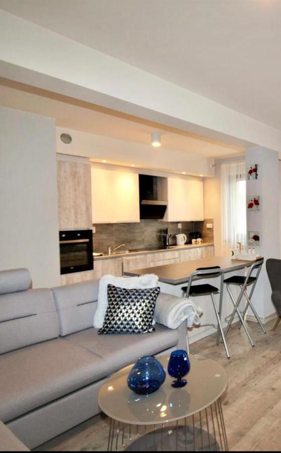 Apartament Lilla เยเลเนียกูรา ภายนอก รูปภาพ